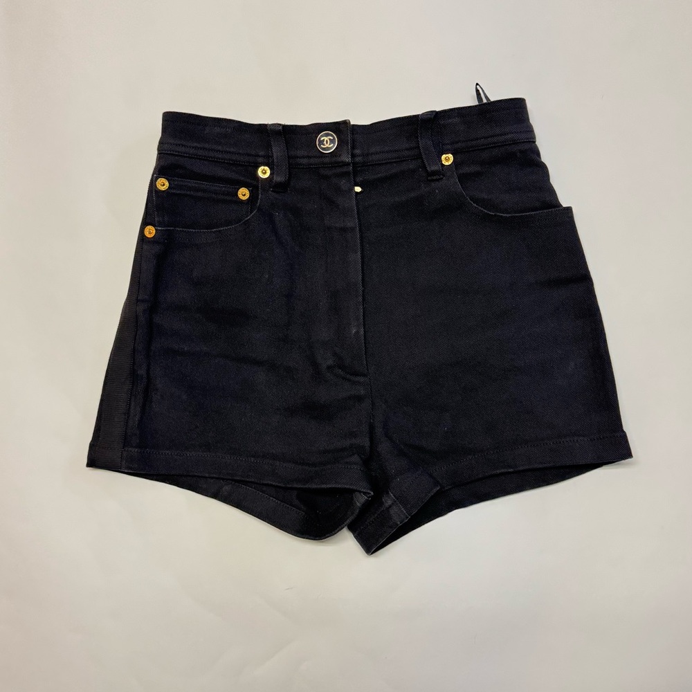 Authentic Chanel Boutique Black High Waist Shorts Gold CC Buttons FR 36 Vintage